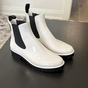 Matt & Nat White and Black Footwear